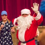 elbúcsúztunk a Mikulástól az ajándékosztás, és a gyerekkoncert után